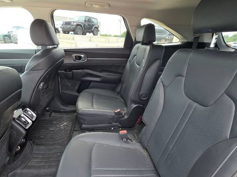 Used 2023 Kia Sorento SX AWD/4WD image 13