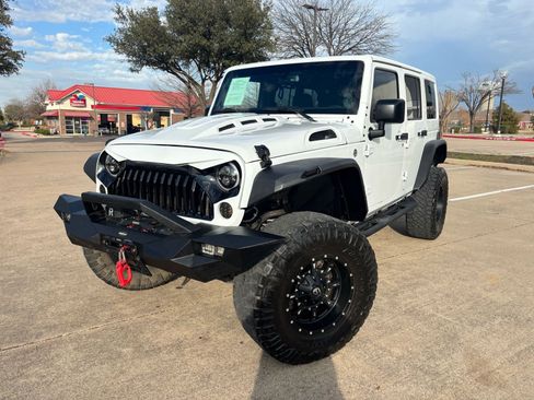 Used 2016 Jeep Wrangler Unlimited Rubicon w/ Connectivity Group image 1