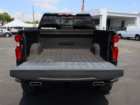 Used 2020 Chevrolet Silverado 1500 High Country w/ Technology Package image 28