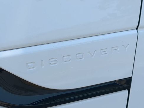 Used 2025 Land Rover Discovery Dynamic SE AWD/4WD image 13