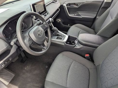 Used 2025 Toyota RAV4 XLE FWD image 21