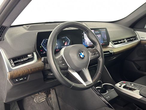 Used 2023 BMW X1 xDrive28i w/ Premium Package AWD/4WD image 4