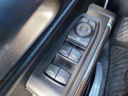 Used 2020 Chevrolet Silverado 1500 LT w/ All-Star Edition image 13