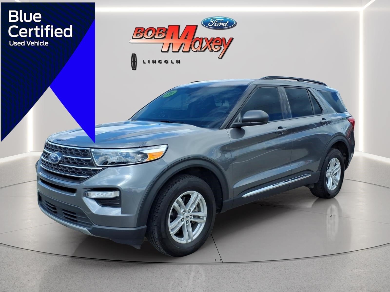 Used 2024 Ford Explorer XLT w/ Equipment Group 202A AWD/4WD image 1