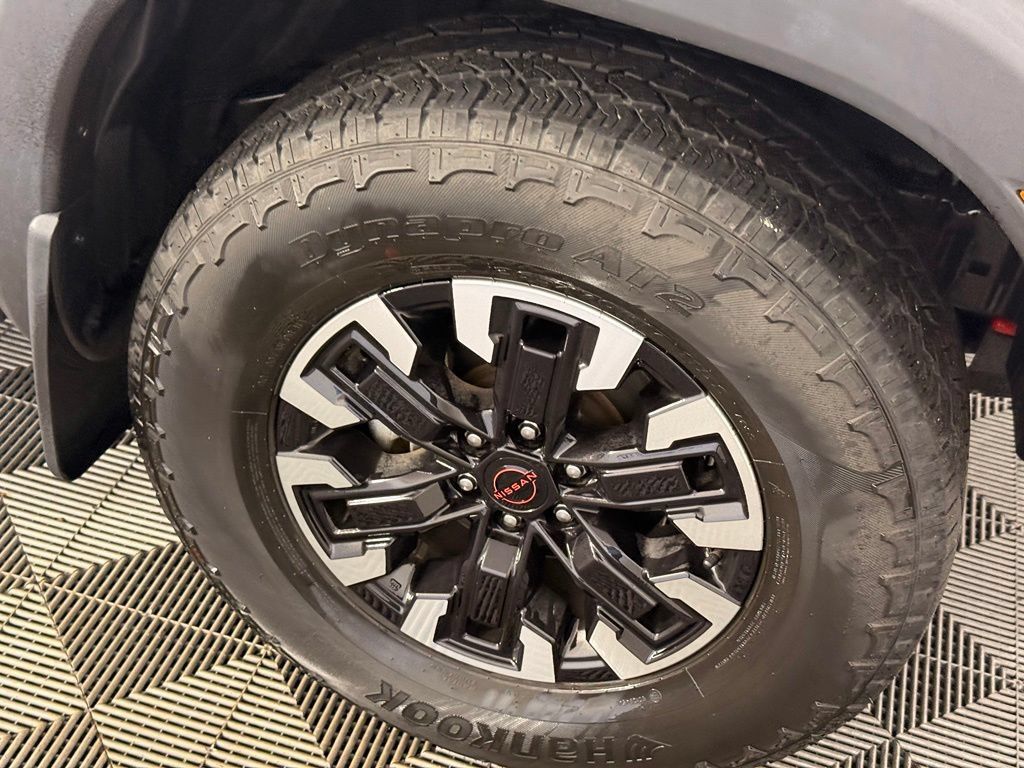 Used 2023 Nissan Frontier PRO-4X w/ Technology Package AWD/4WD image 17