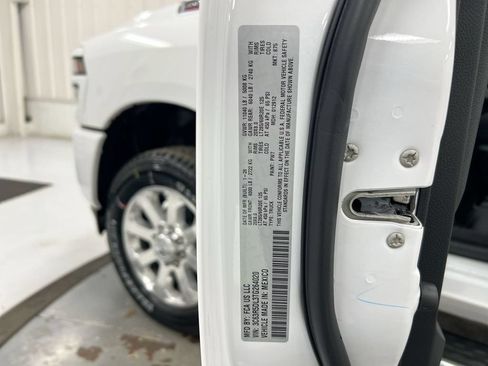 New 2026 RAM 2500 Big Horn AWD/4WD image 28