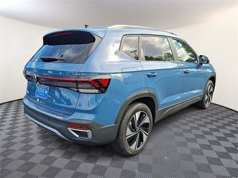 New 2025 Volkswagen Taos SE image 6