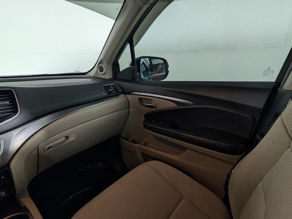 Used 2021 Honda Pilot EX image 21