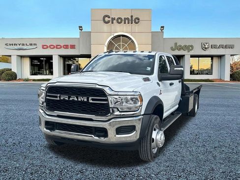 Used 2024 RAM 5500 Tradesman w/ Chrome Appearance Group AWD/4WD image 7