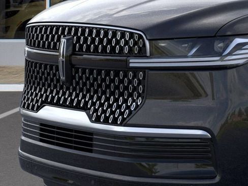 New 2025 Lincoln Navigator Reserve image 17