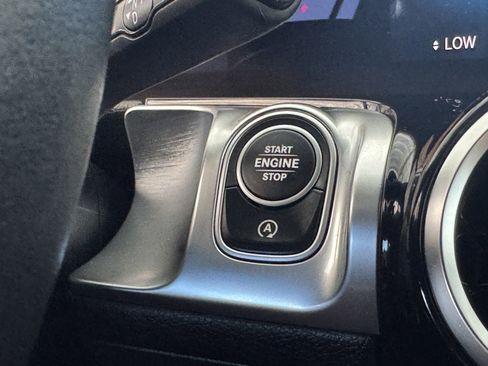 Used 2020 Mercedes-Benz GLB 250 4MATIC image 29