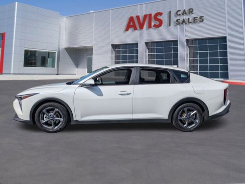 Used 2025 Kia K4 LXS image 10