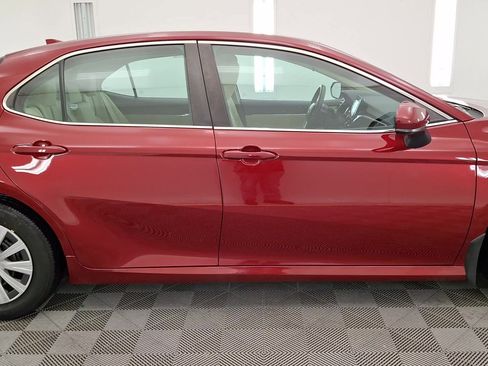 Certified 2022 Toyota Camry LE image 5