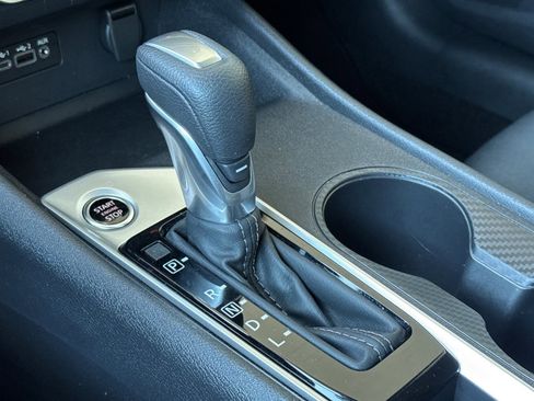 Used 2025 Nissan Altima 2.5 SV image 18