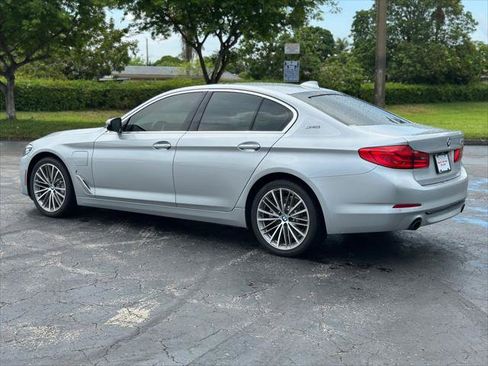 Used 2019 BMW 530e w/ Convenience Package RWD image 6