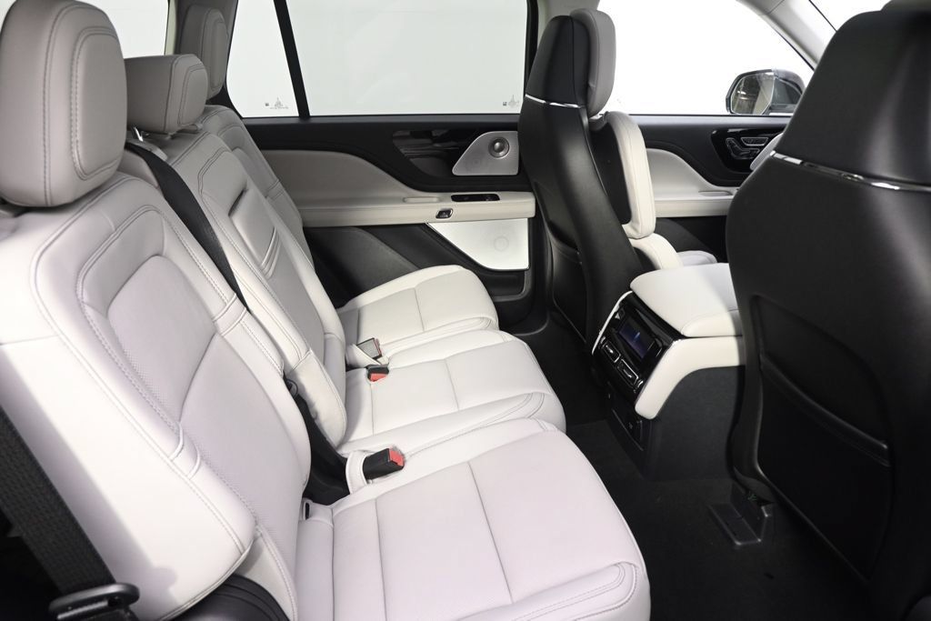 New 2026 Lincoln Aviator Reserve AWD/4WD image 18