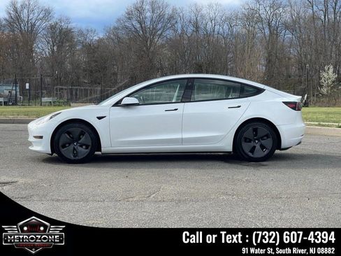 Used 2023 Tesla Model 3 Standard Range RWD image 4