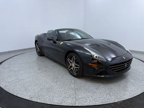 Used 2017 Ferrari California T image 25