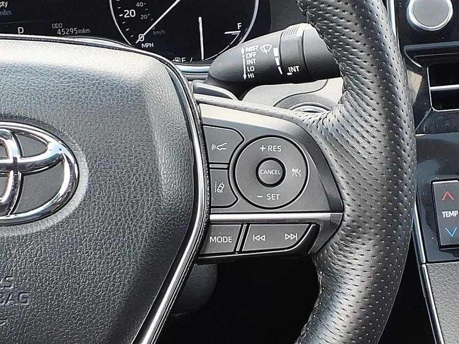 Used 2022 Toyota Avalon Touring FWD image 25