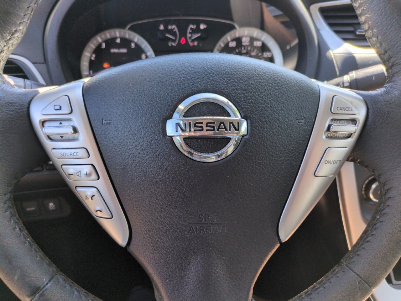 Used 2015 Nissan Sentra SV FWD image 16
