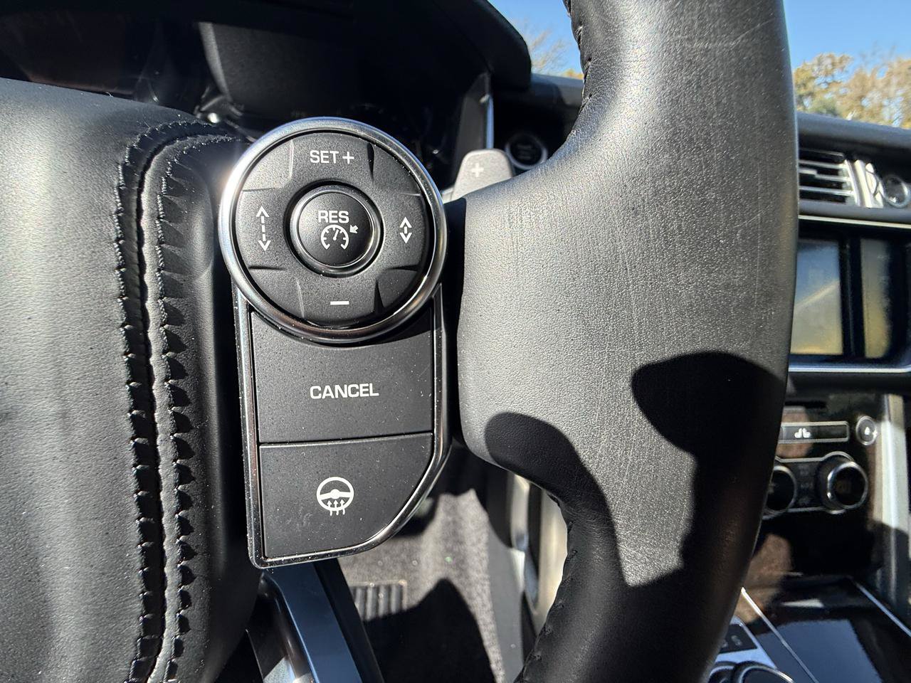 Used 2016 Land Rover Range Rover Supercharged AWD/4WD image 35