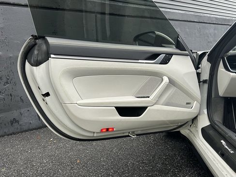 Certified 2022 Porsche 911 Targa 4S image 19