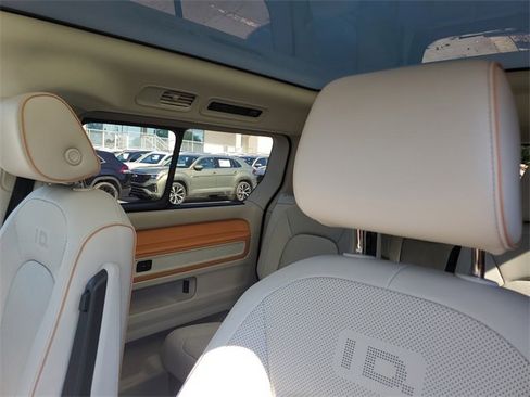 New 2025 Volkswagen ID. Buzz Pro S Plus image 19