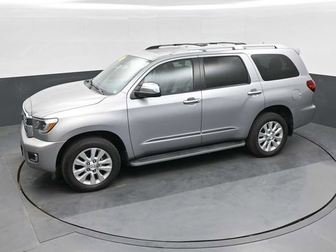 Used 2019 Toyota Sequoia Platinum RWD image 2