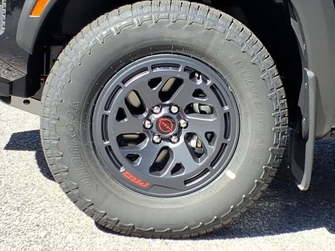New 2026 Nissan Frontier PRO-4X w/ Pro-4x Convenience Package image 4