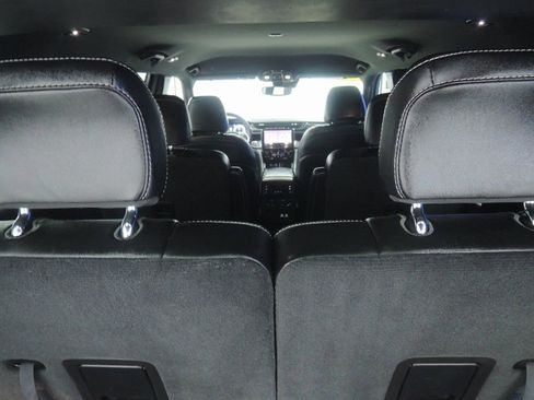 Used 2024 Jeep Grand Cherokee L Limited AWD/4WD image 27