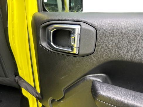 Used 2023 Jeep Wrangler Unlimited Rubicon 4xe w/ Cold Weather Group AWD/4WD image 44
