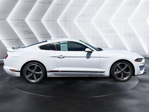 Used 2022 Ford Mustang GT Premium w/ Equipment Group 401A RWD image 6