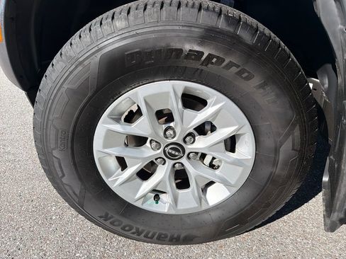 Certified 2024 Nissan Frontier SV w/ Technology Package image 32