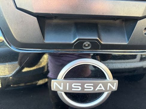 Used 2023 Nissan Frontier SV w/ SV Convenience Package image 12