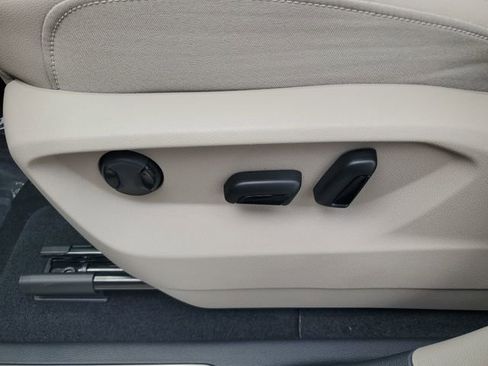 New 2026 Volkswagen Atlas SE FWD image 19