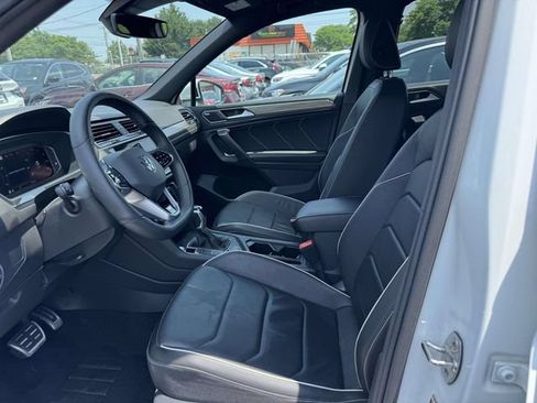 Used 2022 Volkswagen Tiguan SEL R-Line AWD/4WD image 19