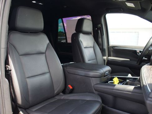 Used 2025 Chevrolet Tahoe LT RWD image 22