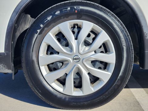 Used 2016 Nissan Rogue S image 11