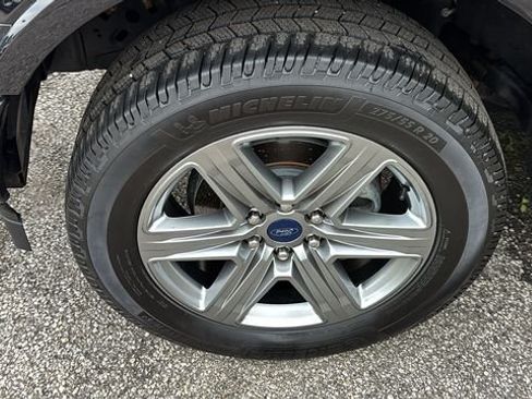 Used 2019 Ford F150 Lariat w/ Equipment Group 502A Luxury AWD/4WD image 31