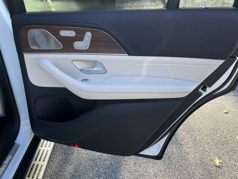 New 2026 Mercedes-Benz GLS 580 4MATIC image 41