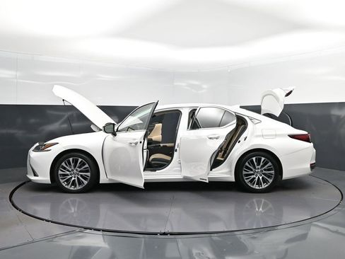 Used 2021 Lexus ES 300h w/ Premium Package FWD image 46