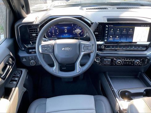 New 2026 Chevrolet Silverado 2500 ZR2 AWD/4WD image 13