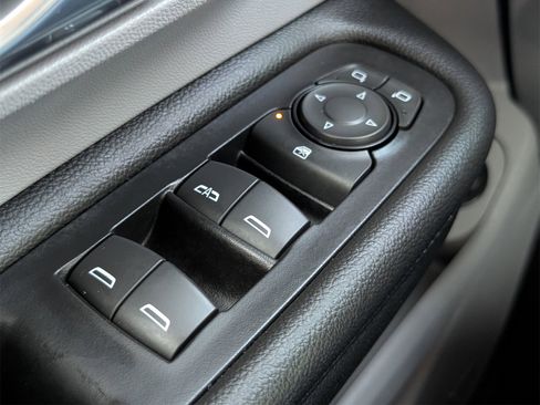 Used 2024 GMC Terrain SLT w/ Infotainment Package II image 30