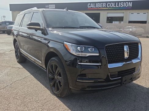 Used 2024 Lincoln Navigator Reserve image 6