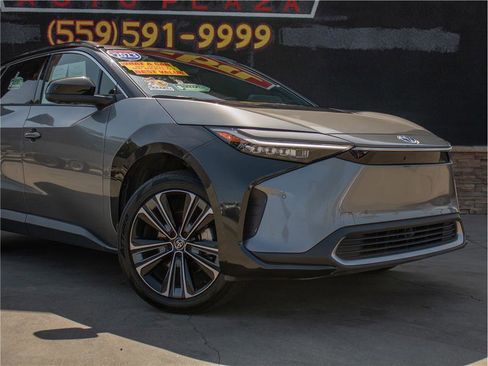 Used 2023 Toyota bZ4X AWD w/ Weather Package image 5