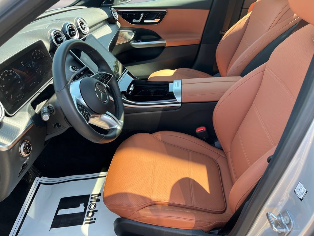 Certified 2026 Mercedes-Benz C 300 4MATIC Sedan image 9