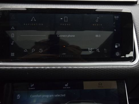 Used 2022 Land Rover Range Rover Velar R-Dynamic S image 26