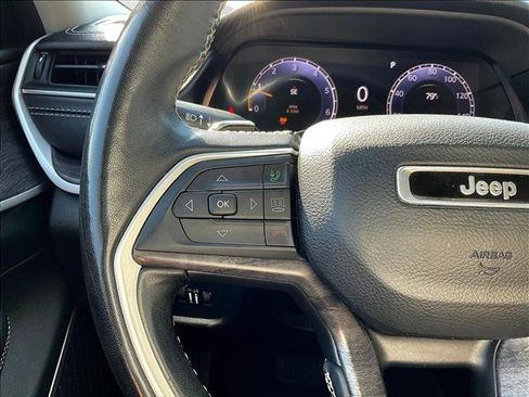 Used 2022 Jeep Grand Cherokee Limited RWD image 17