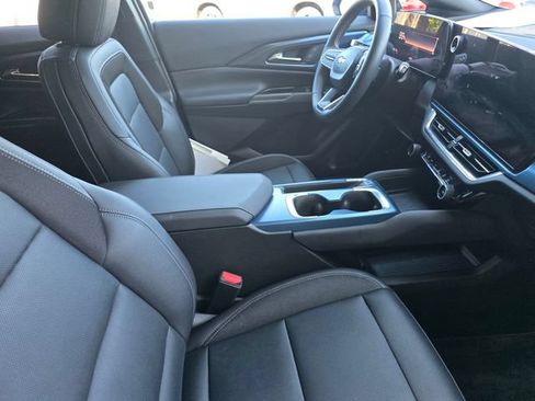 Certified 2024 Chevrolet Equinox EV LT w/ LPO, Blackout Package FWD image 20