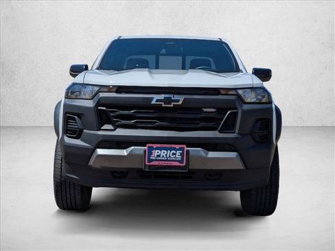Used 2024 Chevrolet Colorado Trail Boss w/ Advanced Trailering Package AWD/4WD image 2